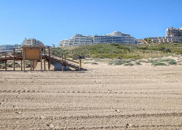 Awesome Apartment In Los Arenales Del Sol
